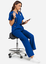 Load image into Gallery viewer, Women's Classic V-Neck Scrub Set with 7 Pockets in Blue
