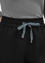 Load image into Gallery viewer, Women&#39;s Straight Scrub Pants with 6 Pockets in Black
